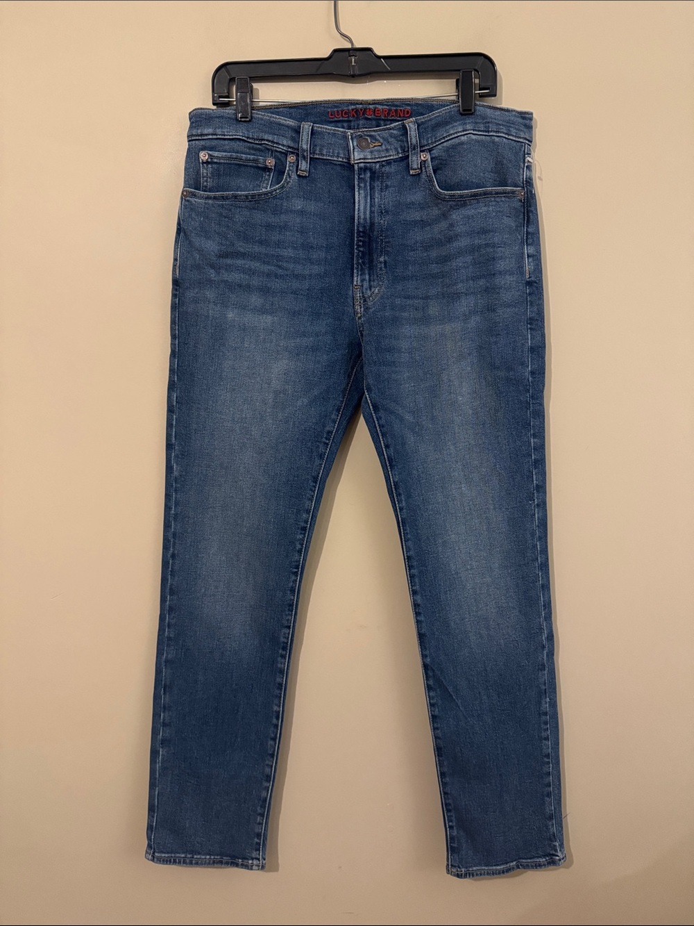 NWOT- Lucky Brand 121 Slim Straight Jeans, size 33X32